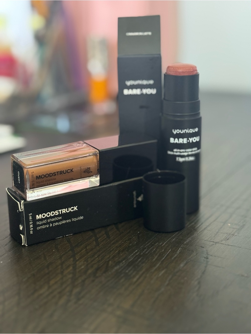Younique all in one color stick + Moodstruck Liquid Shadow - Warm earthy tones